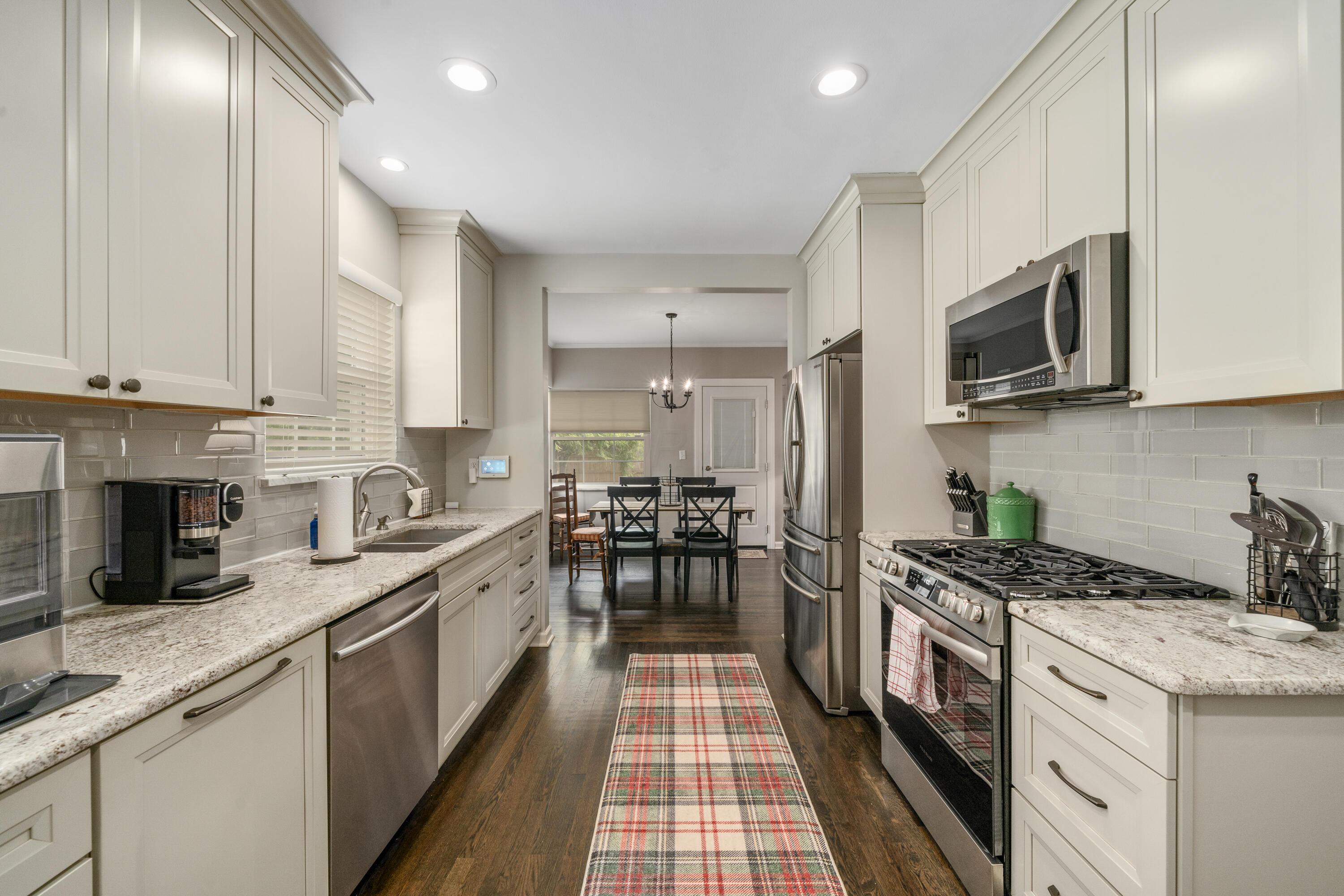 212 South Gould Road Columbus, OH 43209 - Photo 23 of 59 DSC00906