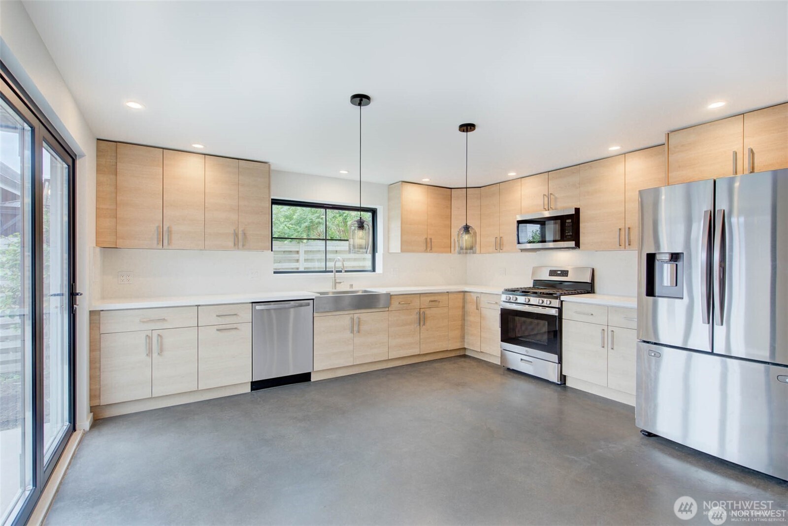4606 Northeast 47th Street Seattle, WA 98105 - Photo 23 of 36