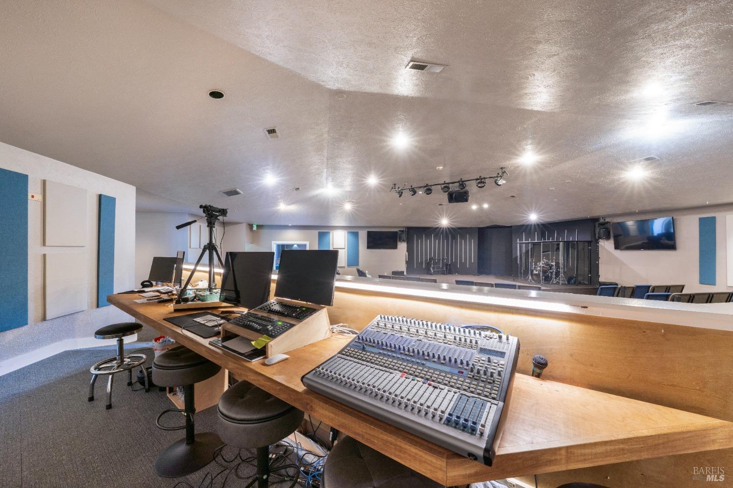 1363 Fulton Road Santa Rosa, CA 95401 - Photo 19 of 78