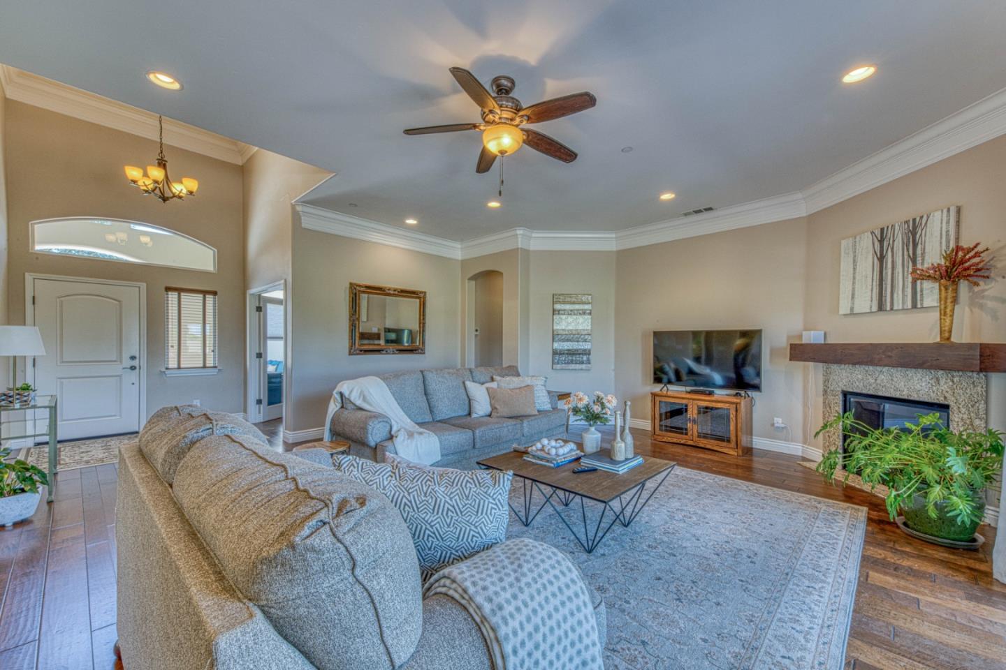 745 South Ridgemark Drive Hollister, CA 95023 - Photo 8 of 50