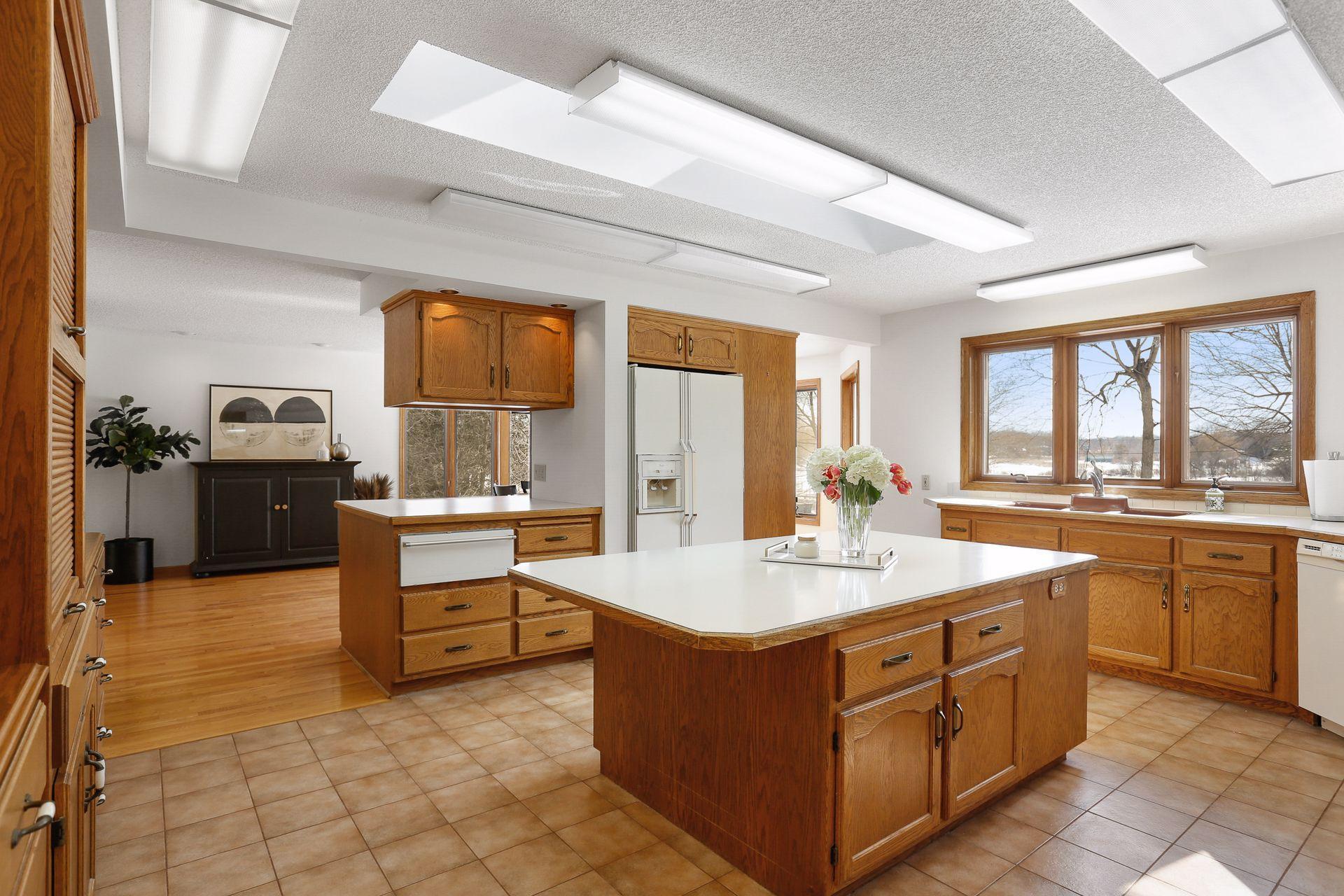 110 Interlachen Lane Tonka Bay, MN 55331 - Photo 14 of 25