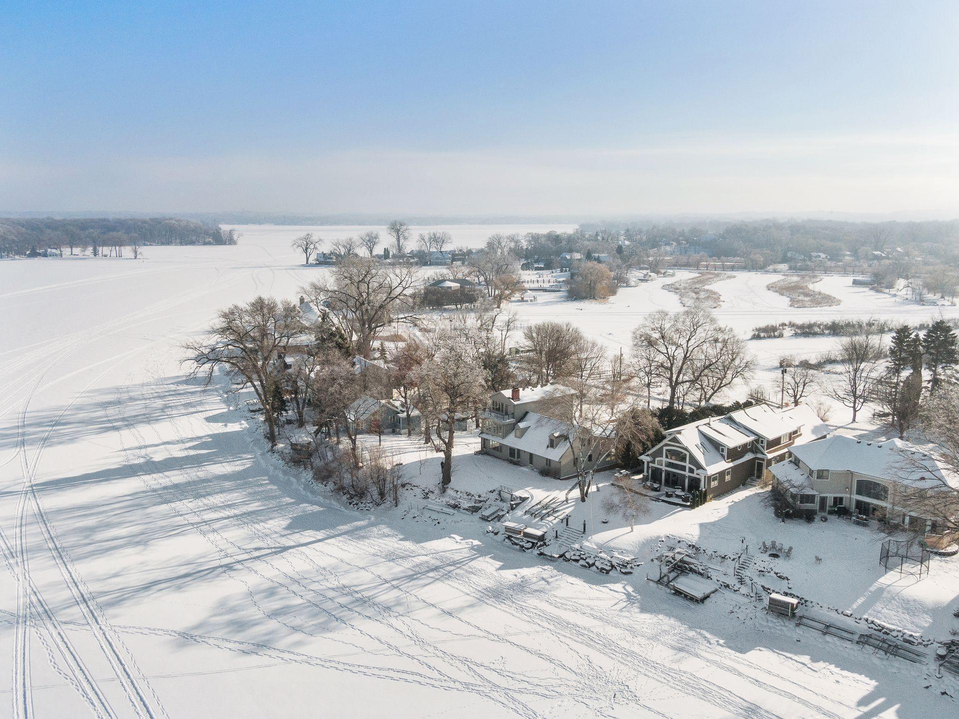 110 Interlachen Lane Tonka Bay, MN 55331 - Photo 4 of 25