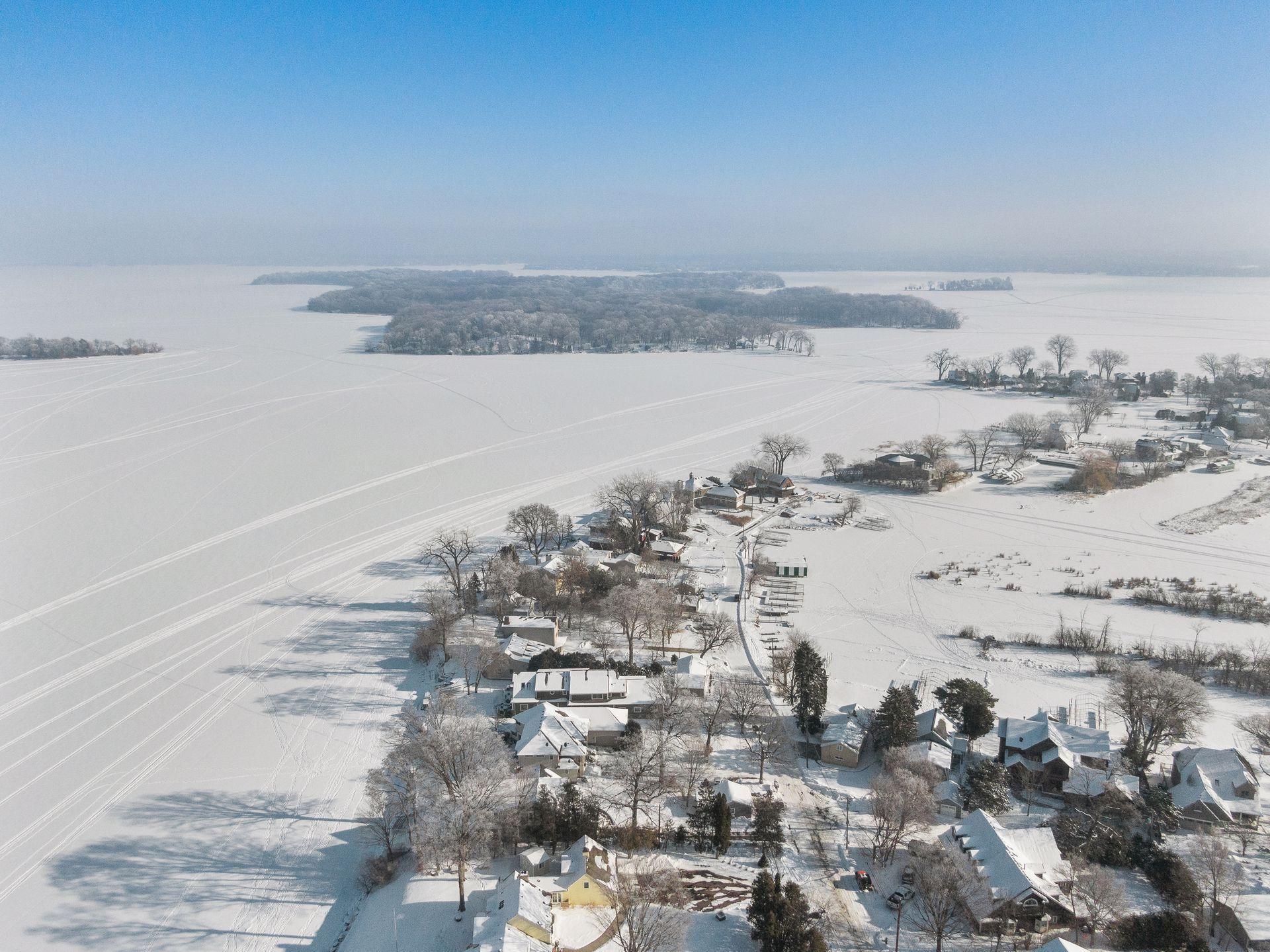 110 Interlachen Lane Tonka Bay, MN 55331 - Photo 5 of 25