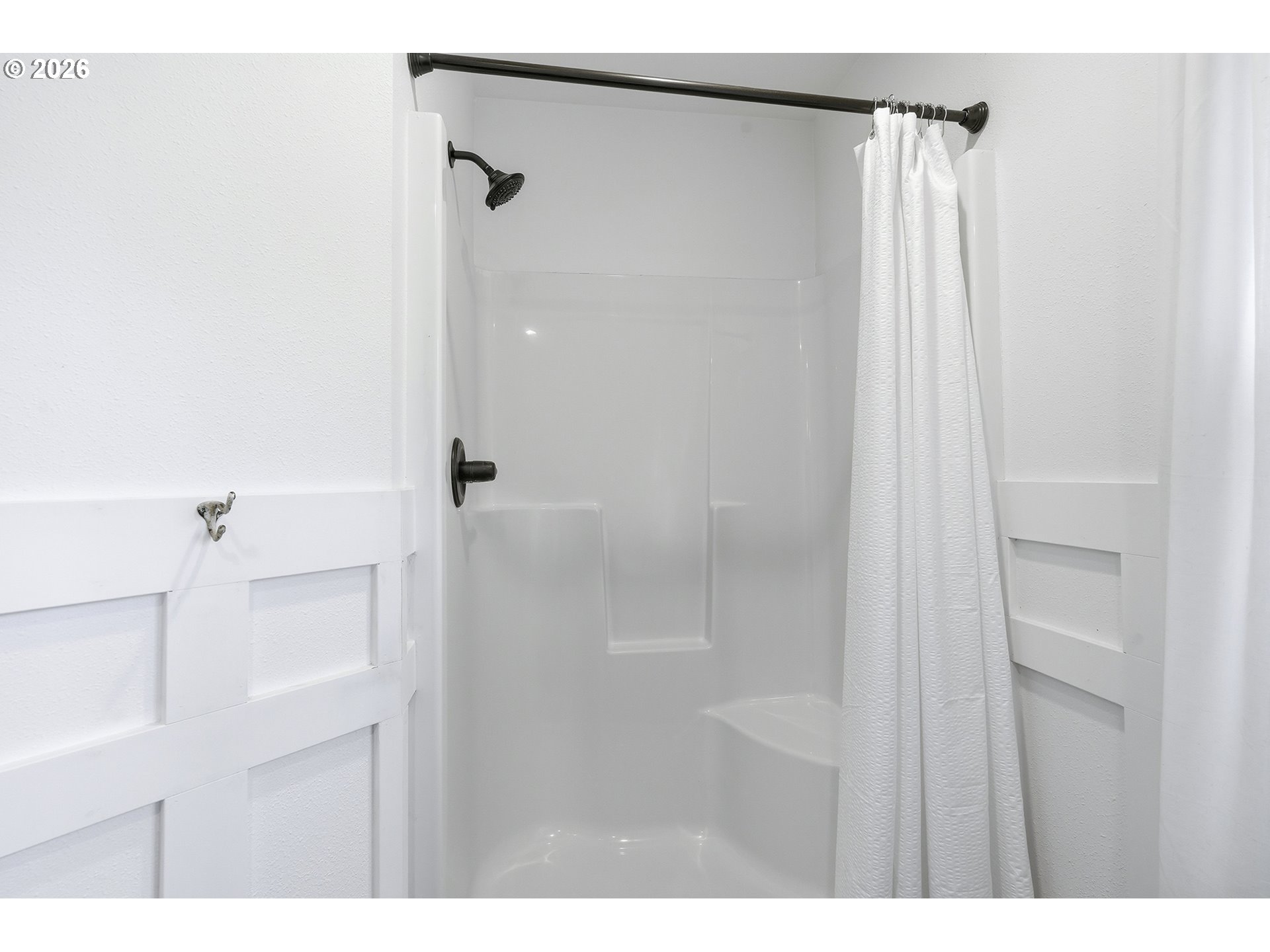 15680 South Wave Road Mulino, OR 97042 - Photo 25 of 43 a bathroom with a shower