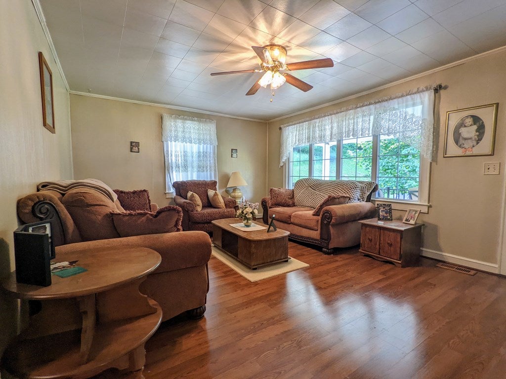 4542 Jessees Mill Road Cleveland, VA 24225 - Photo 3 of 40 Gallery Image 3
