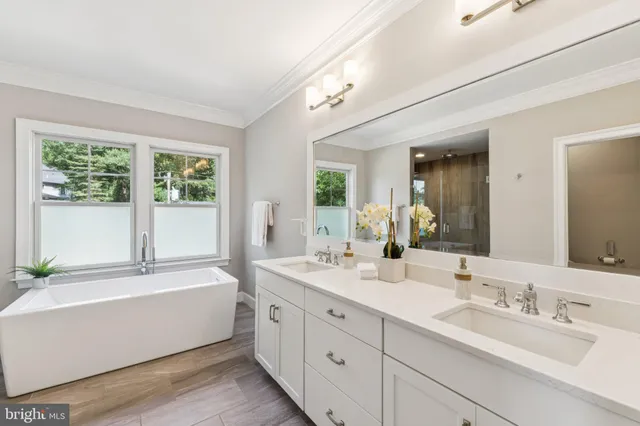 $2,150,000 | 2354 North Quebec Street, Arlington, VA 22207