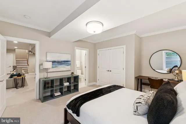 $2,150,000 | 2354 North Quebec Street, Arlington, VA 22207