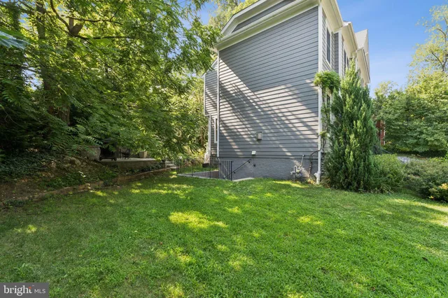 $2,150,000 | 2354 North Quebec Street, Arlington, VA 22207