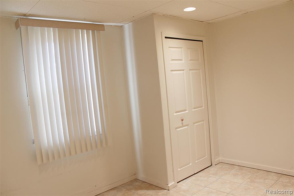 43267 Utica Road Sterling Heights, MI 48314 - Photo 13 of 19
