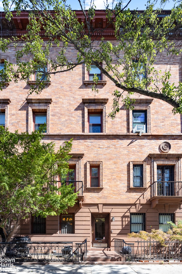 209 West 139th Street Manhattan, NY 10030 - Photo 13 of 14 front view of a building