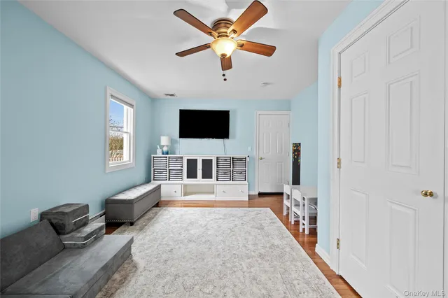 $1,150,000 | 625 Edgewater Road, Oakdale, NY 11769