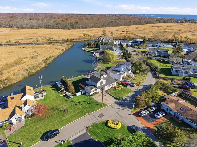 $1,150,000 | 625 Edgewater Road, Oakdale, NY 11769