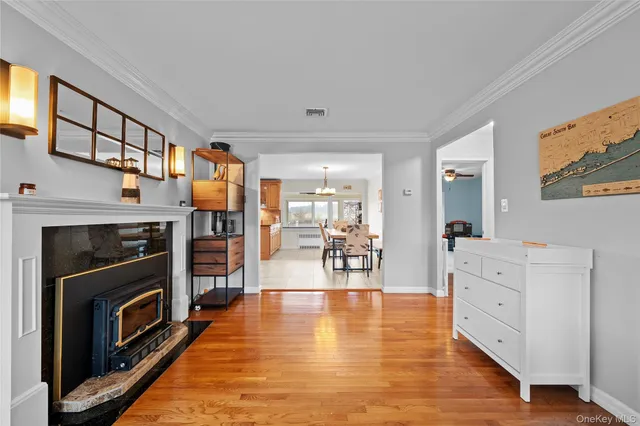 $1,150,000 | 625 Edgewater Road, Oakdale, NY 11769