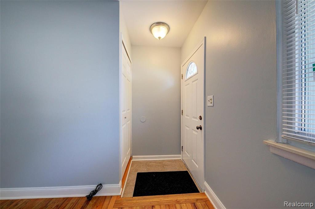 6480 Dillon Road Garden City, MI 48135 - Photo 3 of 45