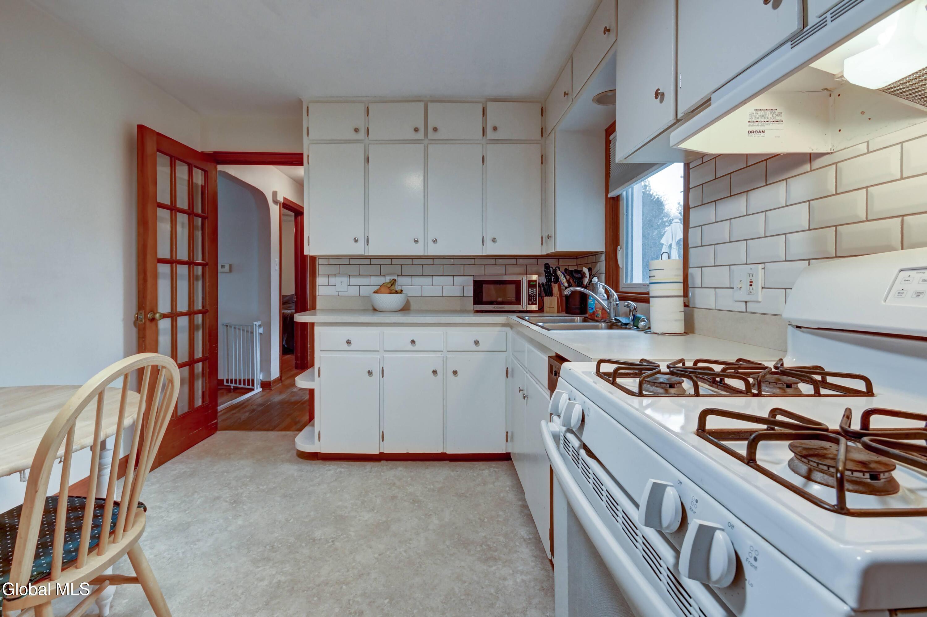 1017 Theodore Road Rotterdam, NY 12303 - Photo 15 of 26 1017 Theodore-Kitchen