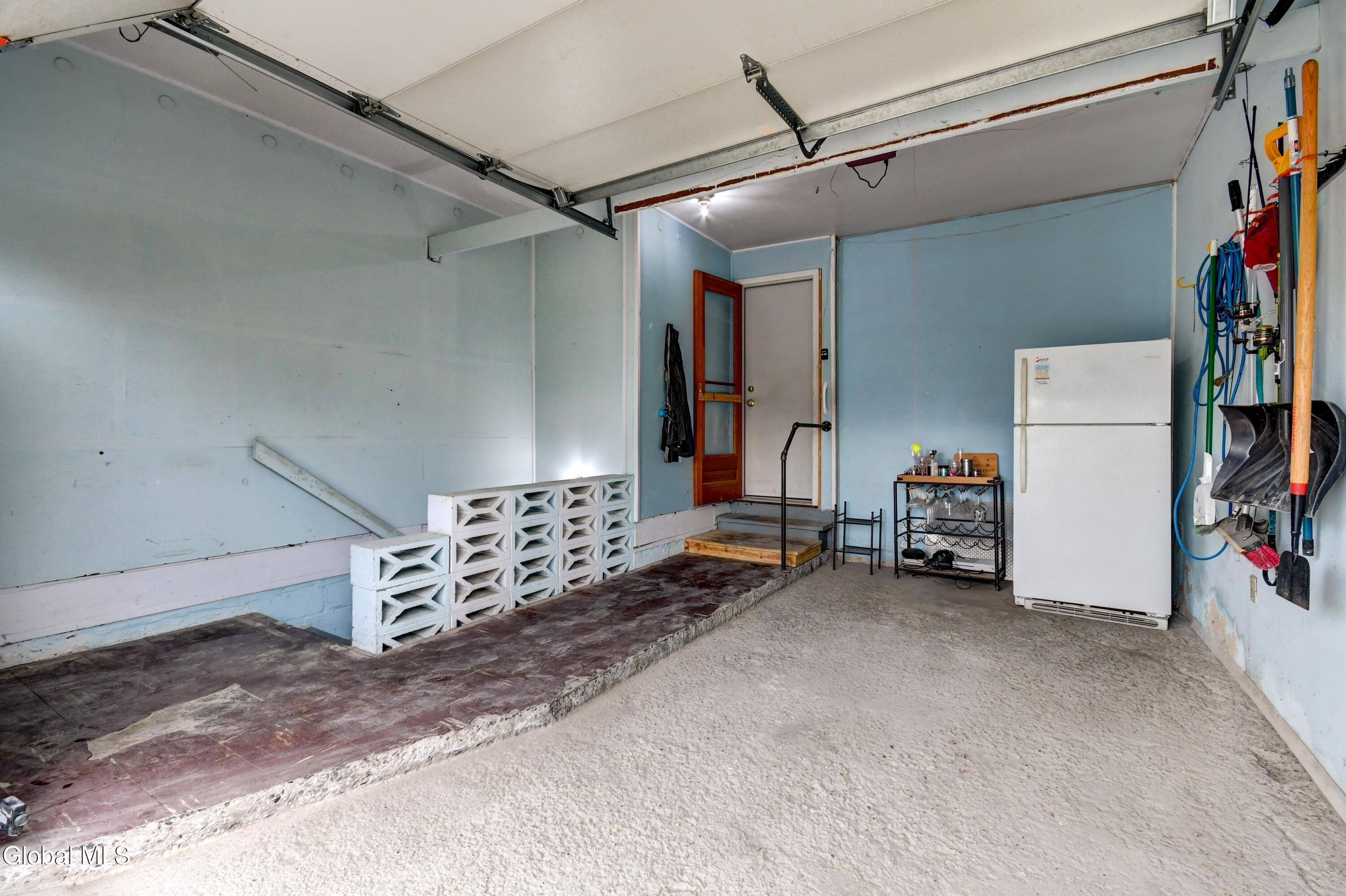 1017 Theodore Road Rotterdam, NY 12303 - Photo 18 of 26 1017 Theodore-Garage