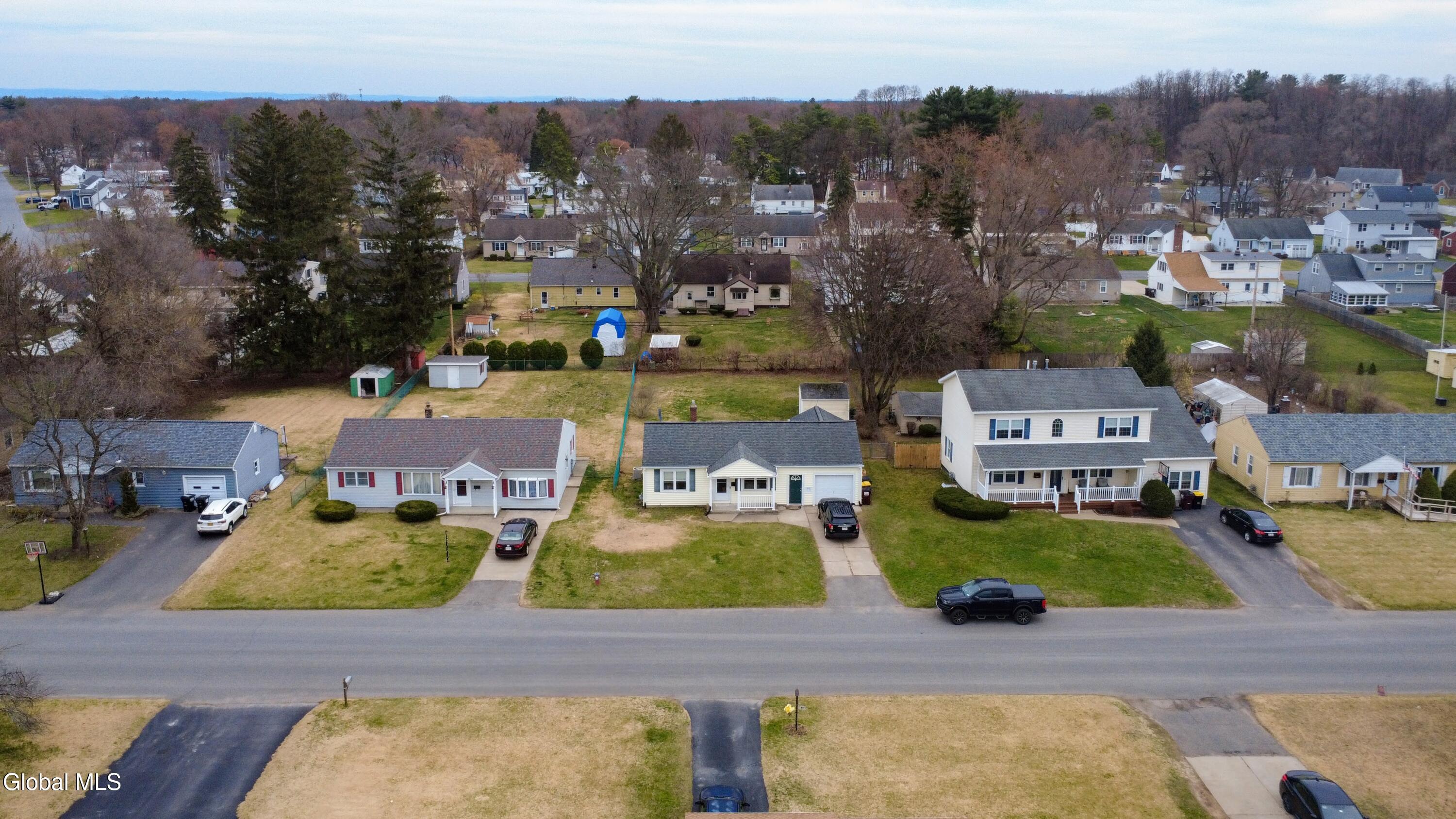 1017 Theodore Road Rotterdam, NY 12303 - Photo 3 of 26 1017 Theodore- Neighborhood Front