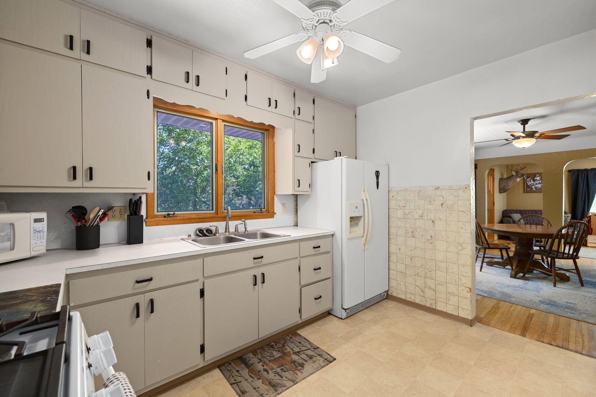2920 George Street La Crosse, WI 54603 - Photo 6 of 17 Kitchen
