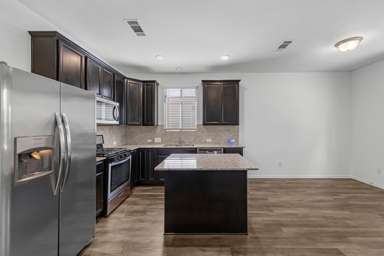 4136 Hidden Timbers Lane Conroe, TX 77304 - Photo 6 of 19