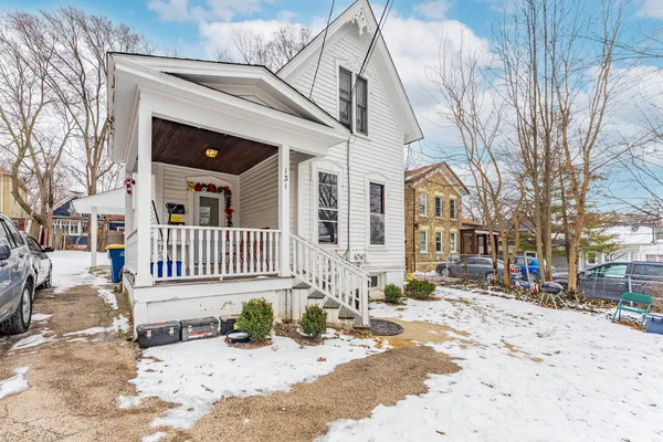 $310,000 | 131 North Gifford Street, Elgin, IL 60120