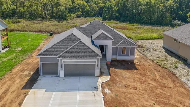 $739,950 | 6115 Lewis Drive, Shawnee, KS 66226