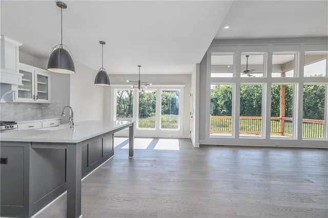 $739,950 | 6115 Lewis Drive, Shawnee, KS 66226