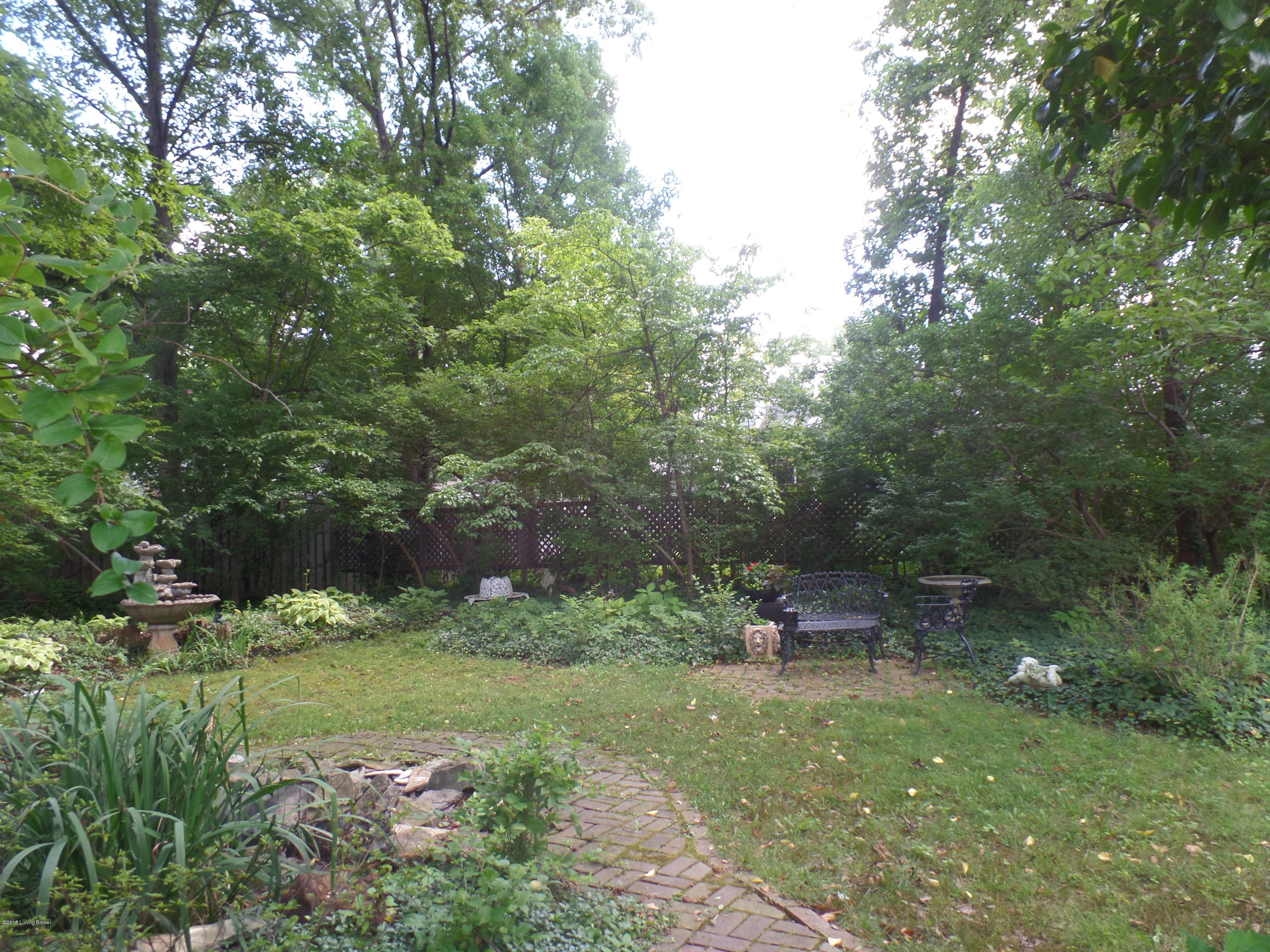 425 Wood Road Lyndon, KY 40222 - Photo 35 of 35 Backyard