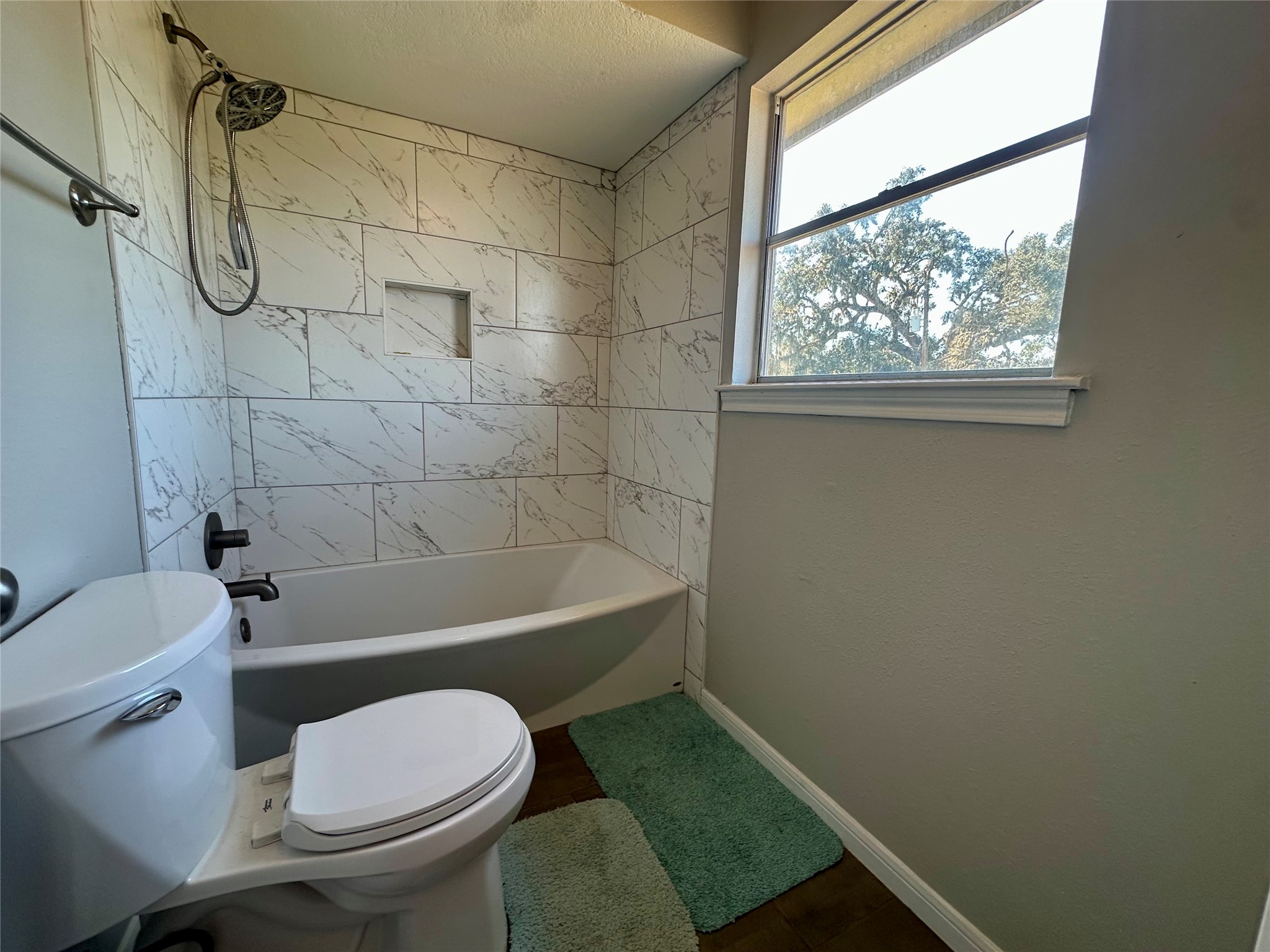 20257 Highway 35 Sweeny, TX 77480 - Photo 21 of 21 3rd Full Bathroom