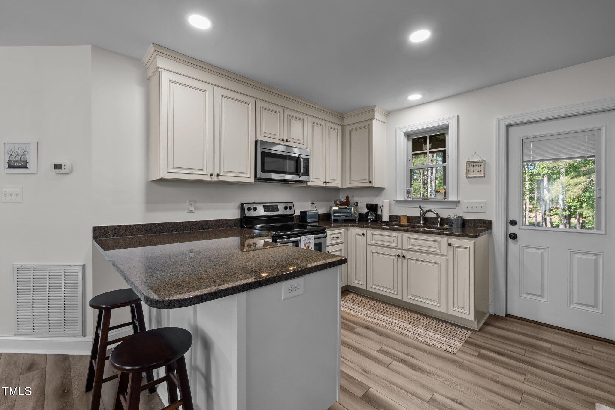 108 Ruff Davis Road Roxboro, NC 27574 - Photo 9 of 28 KitchenView