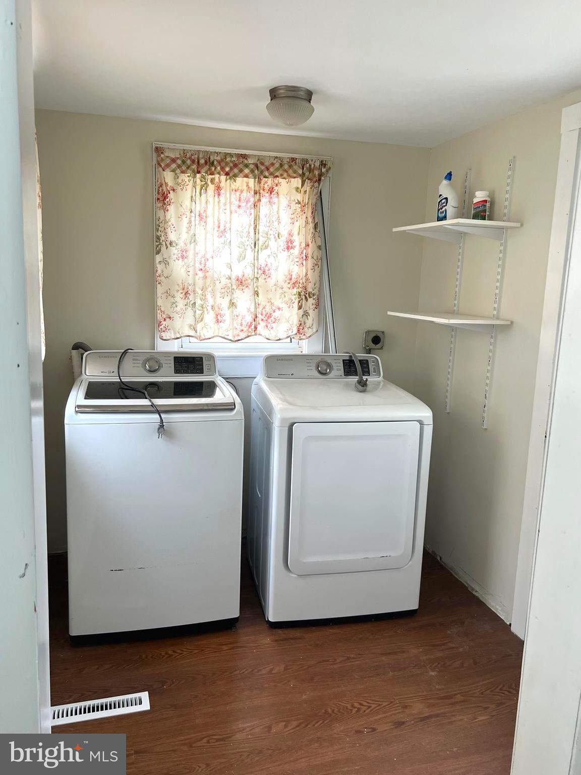 301 Pemberton Road Southampton, NJ 08088 - Photo 10 of 29 a utility room with washer and dryer