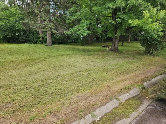 $118,500 | 7016 Dutton Avenue North, Brooklyn Park, MN 55428