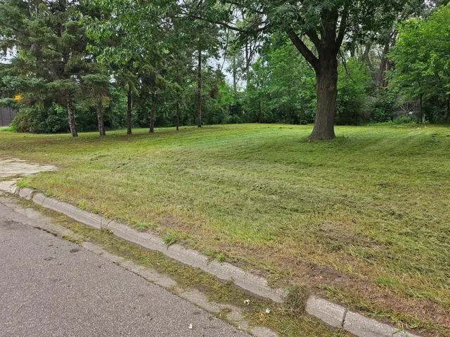 $118,500 | 7016 Dutton Avenue North, Brooklyn Park, MN 55428