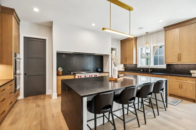 a close view of sink and tap