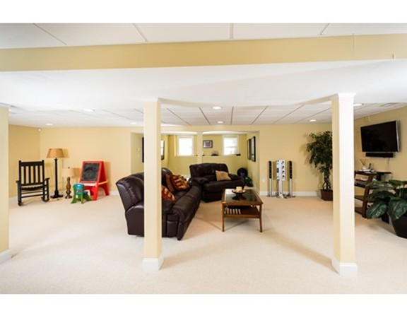 185 Riverside Drive Wrentham, MA 02093 - Photo 17 of 30 Gallery Image 17