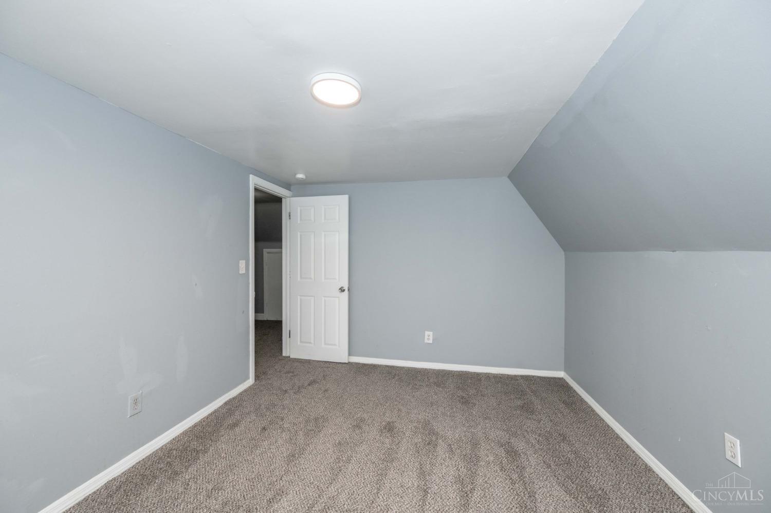 5347 Fox Road Cincinnati, OH 45239 - Photo 24 of 35