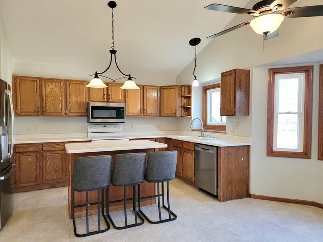 $469,000 | 1823 Wallinford Drive, Sun Prairie, WI 53590