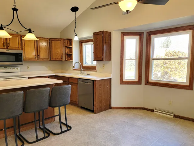 $469,000 | 1823 Wallinford Drive, Sun Prairie, WI 53590