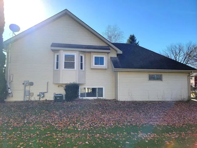 $469,000 | 1823 Wallinford Drive, Sun Prairie, WI 53590