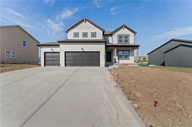 $539,948 | 1505 Southeast Bailey Farms Parkway, Lee's Summit, MO 64082