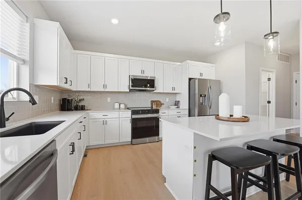 $539,948 | 1505 Southeast Bailey Farms Parkway, Lee's Summit, MO 64082