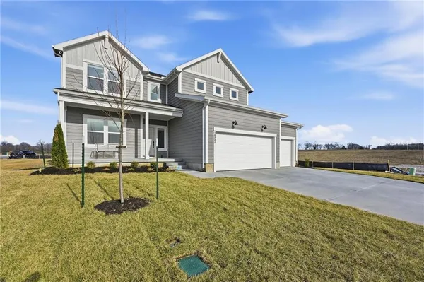 $539,948 | 1505 Southeast Bailey Farms Parkway, Lee's Summit, MO 64082