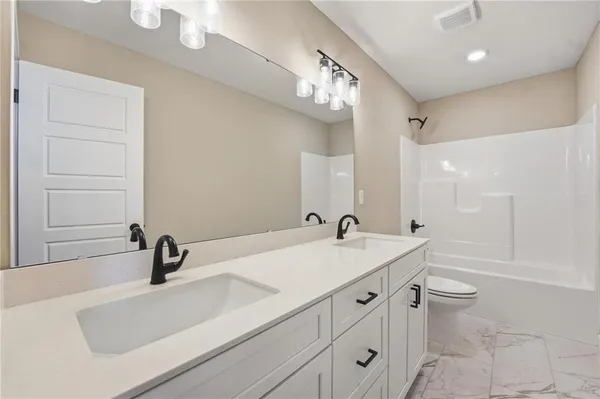 $539,948 | 1505 Southeast Bailey Farms Parkway, Lee's Summit, MO 64082
