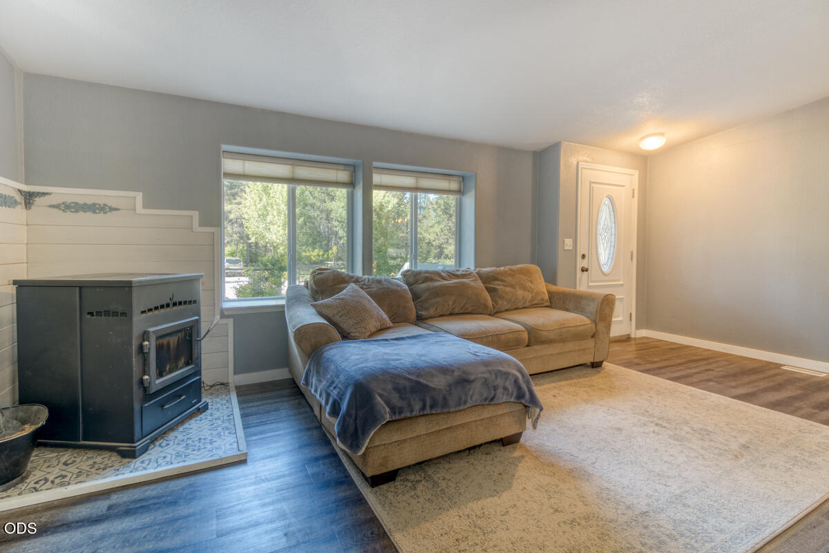 51599 Ash Road La Pine, OR 97739 - Photo 9 of 28