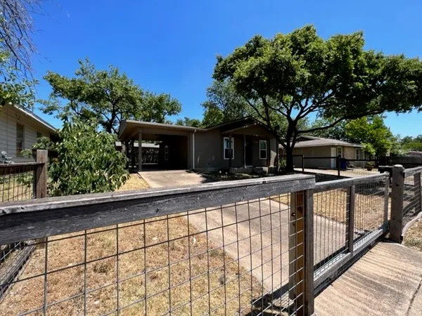 $1,795 | 7909 Lazy Lane, Unit A, Austin, TX 78757