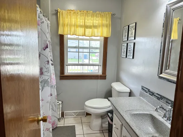 $263,000 | 914 12th Place, Camanche, IA 52730