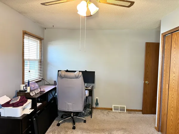 $263,000 | 914 12th Place, Camanche, IA 52730