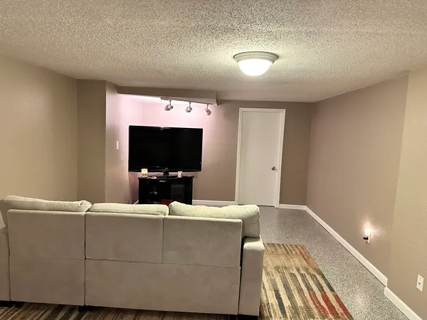 $263,000 | 914 12th Place, Camanche, IA 52730