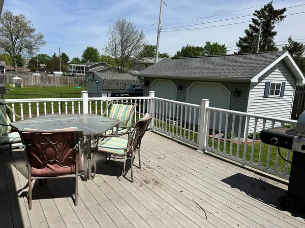$263,000 | 914 12th Place, Camanche, IA 52730