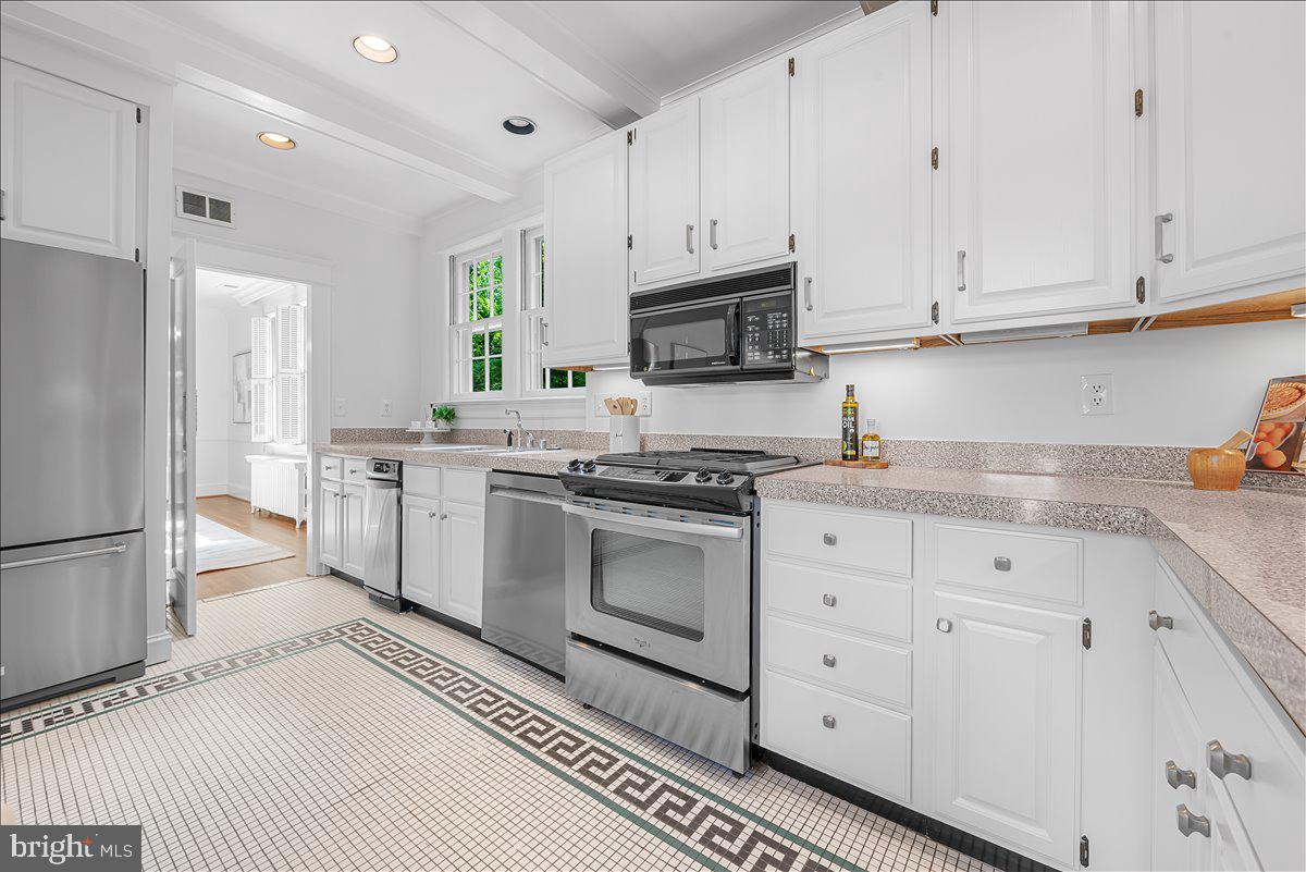 3001 McKinley Street Northwest Washington, DC 20015 - Photo 22 of 56