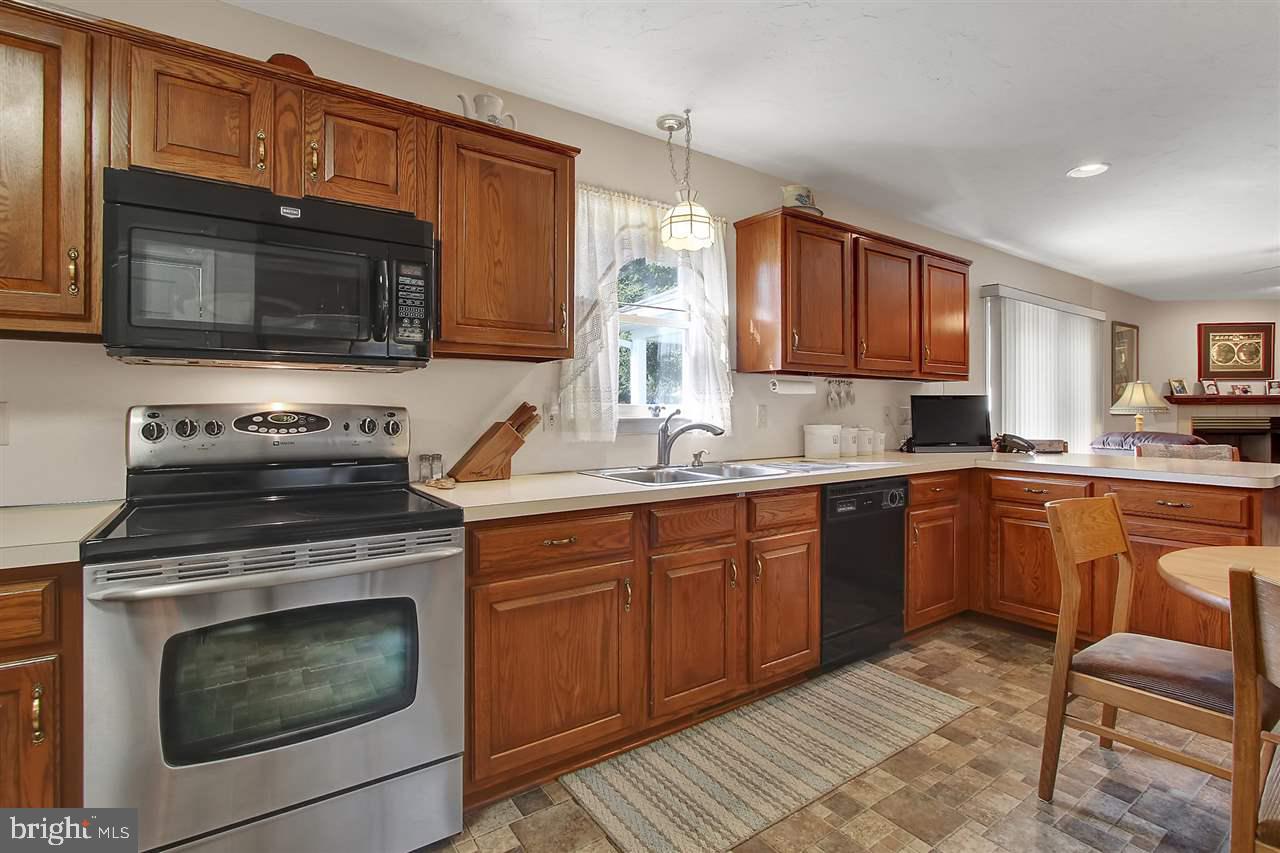 146 Meadow Road York, PA 17406 - Photo 11 of 26 Gallery Image 11
